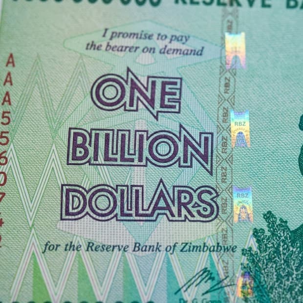 Macro detail of the 1 Billion note security patterns